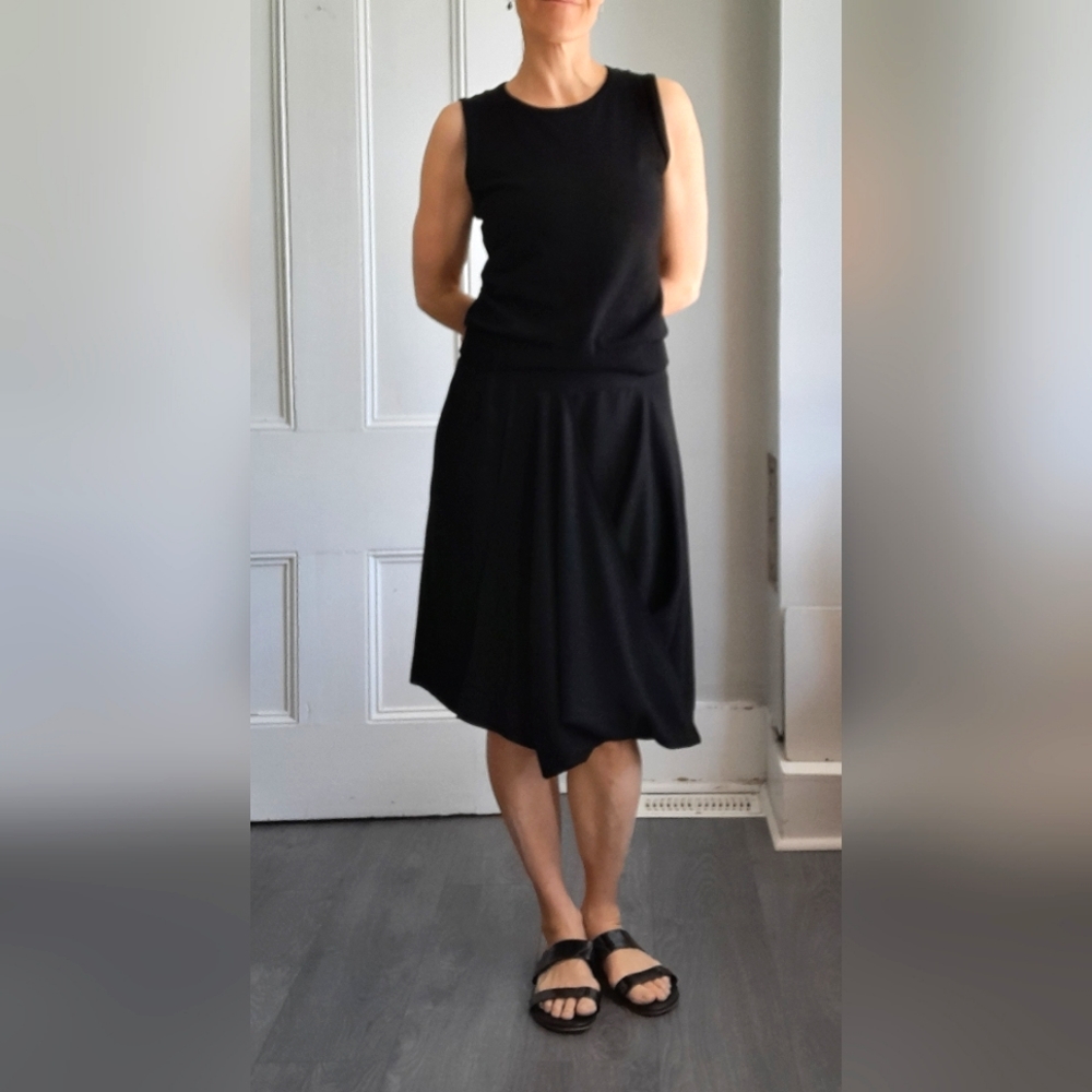 Stills Black Midi Skirt..  Beautiful Design, in Drapey Viscose..   Size 34